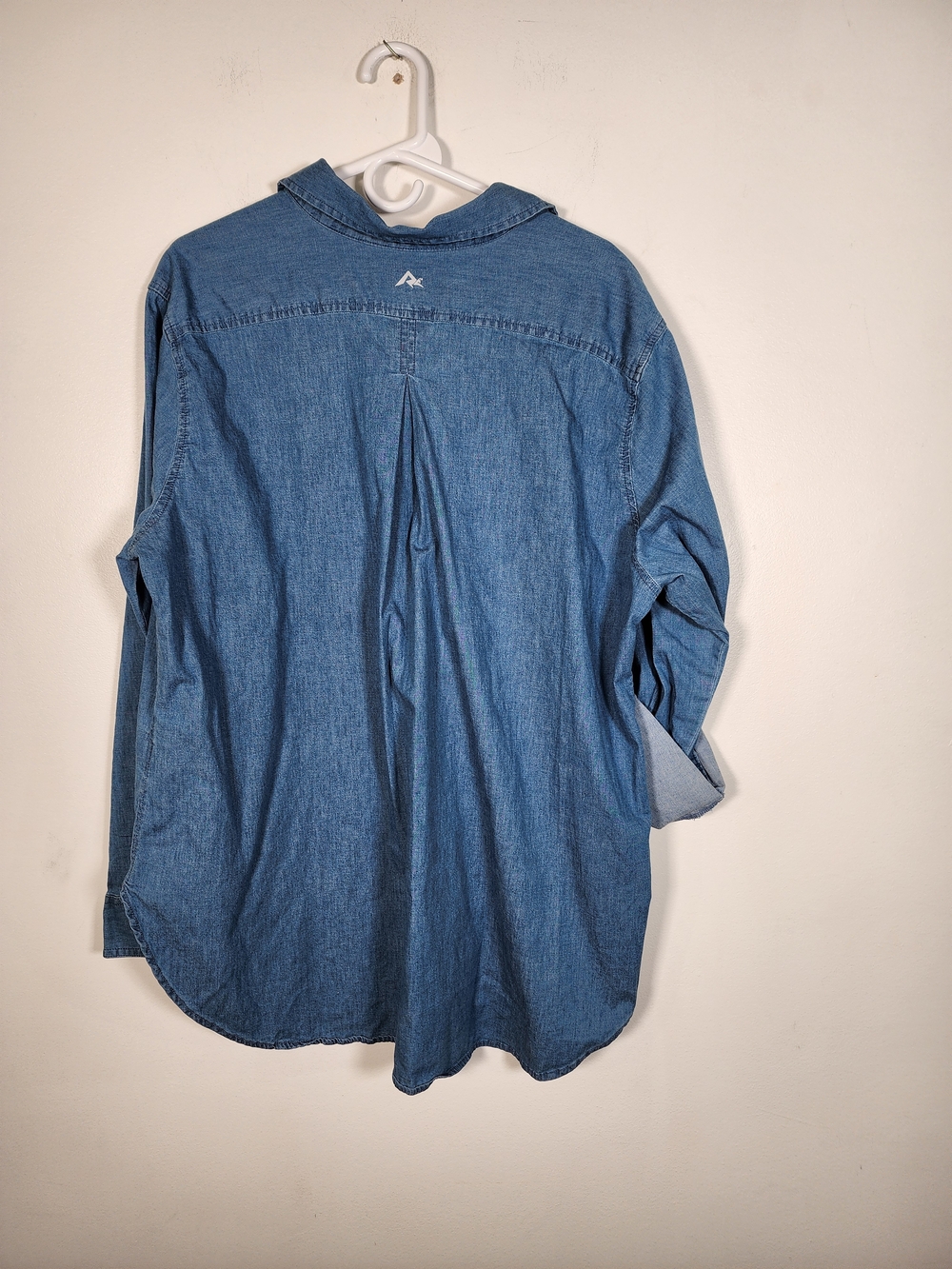 RIDGECUT Chambray Button-Front Shirt - Blue - Picture 4 of 7